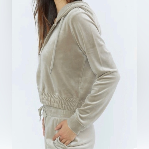 37 - Urban Planet Velour Crop Zip Hoodie - Picture 2 of 4